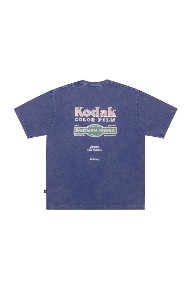 레시피 스노우워싱 반팔 티셔츠 BLUE는 부드러운 면 소재로 제작되어 편안한 착용감을 선사합니다. 캐주얼 스타일의 반팔 티셔츠로, 봄과 여름에 활용하기 좋으며, 동네 마실룩이나 봄 소풍룩에 적합합니다. 스노우워싱 가공으로 자연스러운 블리칭 효과를 주어 빈티지한 매력을 더하고, 로고 프린팅으로 포인트를 주었습니다. 세미 오버핏에 라운드넥 디자인으로, 신축성이 좋아 활동성이 뛰어나며 레이어드하여 다양한 스타일을 연출할 수 있습니다.
