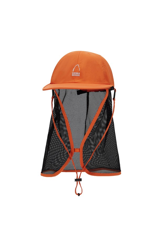 애버딘(ABERDEEN) 선쉐이드캡 ORANGE는 아웃도어 활동, 하이킹, 일상에서 활용하기 좋은 모자입니다. 얇은 두께의 나일론 소재로 제작되어 여름철에도 시원하게 착용할 수 있으며, 턱끈과 메쉬 선쉴드로 디자인되어 있습니다. 오렌지 컬러에 중간 챙 넓이, 무지 패턴으로 캐주얼, 고프코어, 미니멀 스타일을 연출하기 좋습니다. 방수, 자외선 차단, 통기성 기능을 갖추고 있으며, 탈부착 가능한 메쉬 선쉴드와 땀 흡수 밴드를 사용해 쾌적함을 유지합니다. 얼굴과 목을 보호하여 여행, 휴가, 등산 시 유용하게 활용할 수 있습니다.
