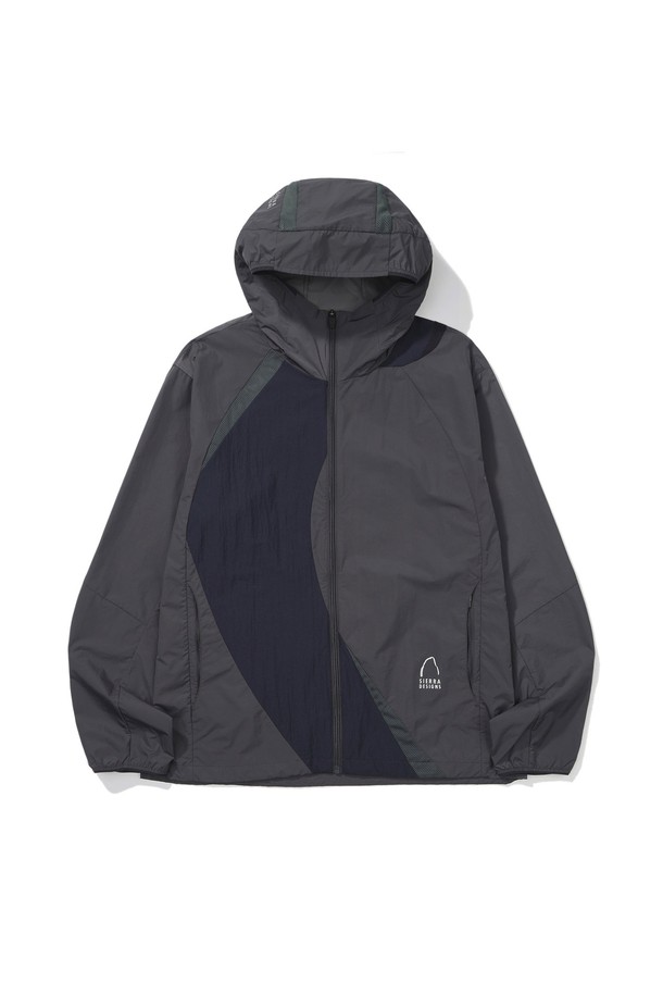 로사(ROSA) 메쉬 하이브리드 재킷 NAVY는 남성용 메쉬 하이브리드 재킷으로, 봄, 여름 시즌에 활용하기 좋습니다. 네이비 컬러의 무지 디자인이며, 레귤러 핏으로 제작되어 편안한 착용감을 선사합니다. 통기성과 방풍 기능이 있으며, 얇은 두께감으로 가볍게 걸치기 좋습니다. 일상, 아웃도어 활동은 물론 여행룩, 산책룩, 등산룩 등 다양한 TPO에 스포티, 미니멀, 캐주얼 스타일로 연출할 수 있습니다. 전면 지퍼 포켓과 소매/후드 접밴드, 밑단 드로우코드, 후면 돌출 구조, 부분 메쉬 패널 등의 디테일이 돋보이는 제품입니다.
