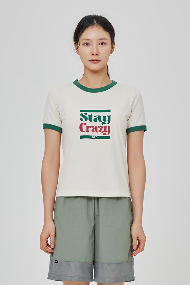 아이보리 컬러의 에이드 링거 라운드 반팔 티셔츠 여자입니다. 부드러운 면 소재로 제작되어 편안한 착용감을 선사하며, 레귤러핏과 라운드넥 디자인으로 어떤 스타일에도 쉽게 매치할 수 있습니다. 링거 디자인과 배색 디테일이 캐주얼하면서도 스포티한 무드를 연출합니다. 일상, 산책, 스포츠 활동 시 모두 활용 가능하며, 봄, 여름 시즌에 적합합니다. 레터링 패턴으로 포인트를 더했습니다.
