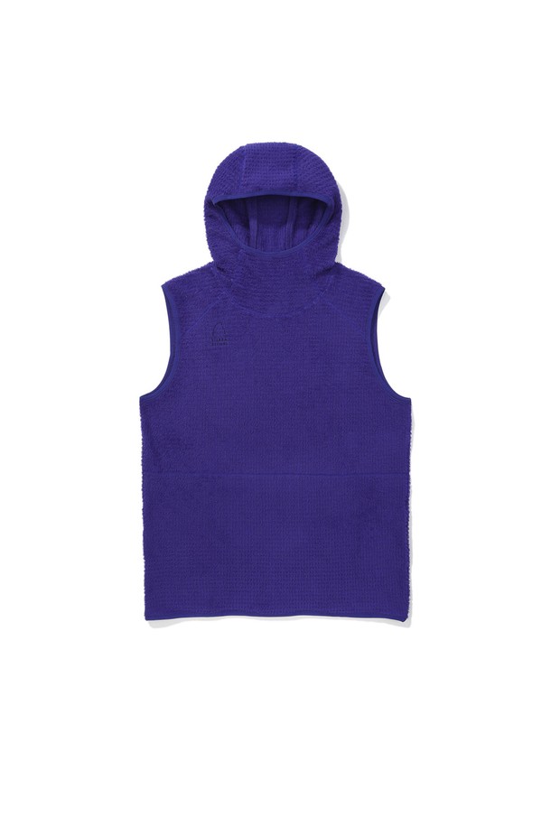 모스(MOSS) 폴라텍 알파 다이렉트 120 베스트 BLUE는 남성용 베스트로, 봄, 여름, 가을 계절에 아웃도어 및 일상에서 활용하기 좋습니다. 스포티한 스타일의 무지 디자인에 레귤러핏으로 제작되었으며, 집업 방식으로 간편하게 착용할 수 있습니다. 폴리에스테르 소재로 제작되어 얇고 부드러운 촉감을 자랑하며, 흡습, 속건, 경량, 통기 기능으로 쾌적함을 유지합니다. 여행, 등산, 피트니스룩에 적합하며, 메쉬코어 적응형 소재, 열 방출 시스템, 높은 통기성, 내구성 있는 구조를 갖추었습니다.
