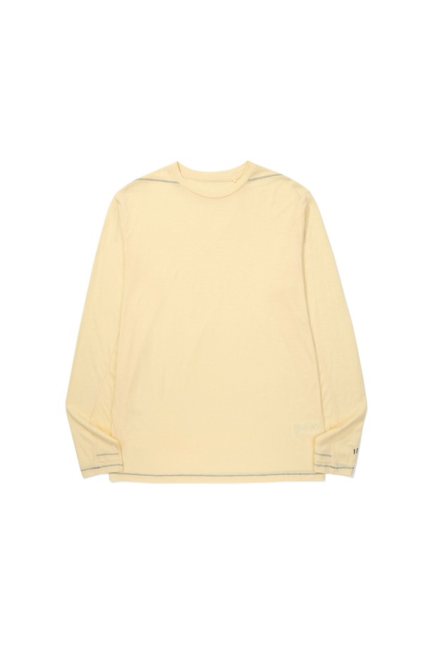 시에라 울(SIERRA WOOL) 롱 슬리브 레몬 옐로우는 울마크 인증을 받은 울 블렌드 소재의 롱 슬리브입니다. 메리노 울 53%, 17.5 마이크론, 140g/m² 중량으로 제작되어 부드러운 촉감과 함께 흡습, 속건, 보온, 향균, 통기, 체온조절 기능까지 갖췄습니다. 레귤러 핏, 라운드넥 디자인으로 하이킹, 일상, 아웃도어 활동은 물론, 가을 나들이룩, 겨울 데일리룩 등 다양한 때와 장소와 목적에 활용 가능합니다. 스포티, 미니멀, 클래식 스타일을 모두 아우르는 베이직한 디자인의 레몬 옐로우 컬러 상의입니다. 봄, 가을, 겨울, 계절에 맞춰 활용할 수 있는 실용적인 아이템입니다.