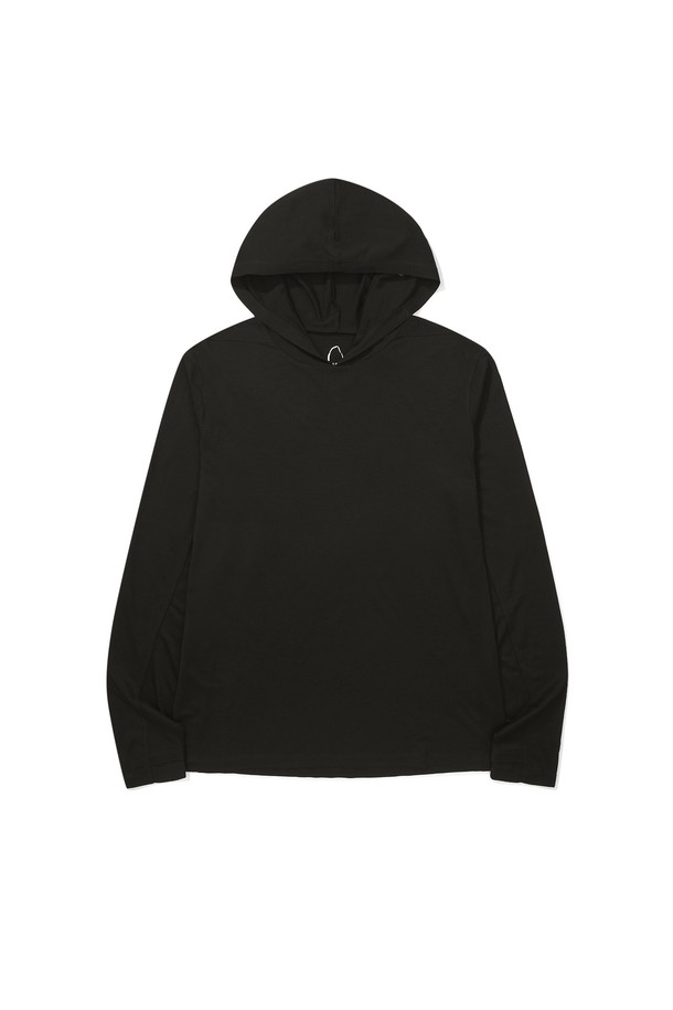 시에라 울(SIERRA WOOL) 후디 BLACK는 아웃도어 활동과 일상에서 모두 활용하기 좋은 남녀 공용 후디입니다. 부드러운 촉감의 울, 아크릴, 나일론 혼방 소재로 제작되어 봄, 가을, 겨울 3계절 모두 착용 가능하며, 두꺼운 두께감으로 보온성을 높였습니다. 흡습, 속건, 향균, 신축성 등의 기능성을 갖춰 활동적인 착용감을 제공하며, 레귤러핏과 집업 스타일로 편안하게 입을 수 있습니다. 등산룩, 겨울 데일리룩, 캠핑룩 등 다양한 TPO에 맞춰 캐주얼, 스포티, 미니멀한 스타일을 연출해보세요.
