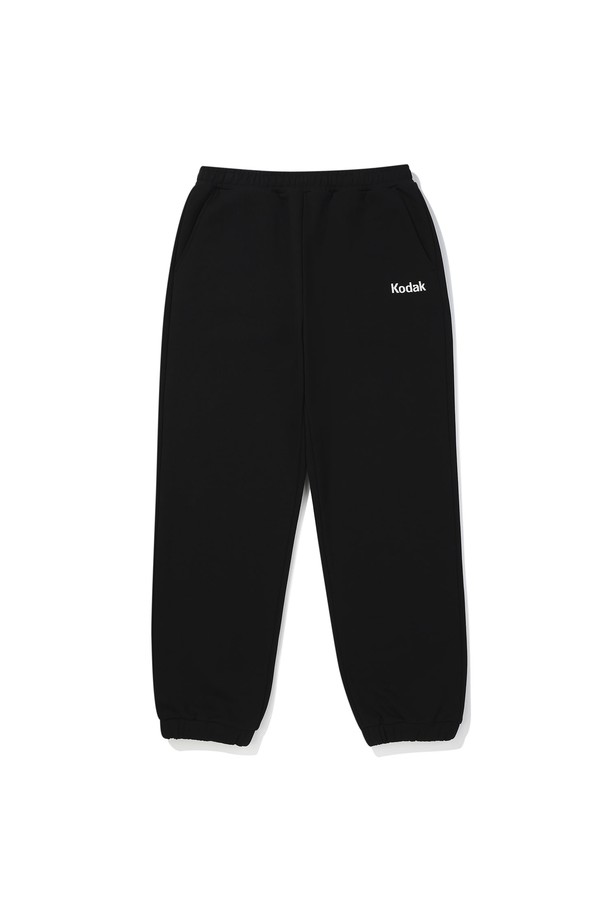 미니 로고 조거 팬츠 블랙은 남녀 공용으로 편안하게 착용할 수 있는 조거 핏의 긴바지입니다. 면과 폴리에스테르 혼방 소재로 제작되어 부드러운 촉감을 선사하며 사계절 내내 활용 가능합니다. 허리 밴딩과 자수 로고 디테일이 특징이며, 캐주얼, 스포티, 미니멀 스타일을 연출하기 좋습니다. 동네 마실룩, 집콕룩, 산책룩 등 다양한 TPO에 맞춰 활용할 수 있는 실용적인 아이템입니다. 세미오버핏으로 트렌디한 스타일을 완성해보세요.
