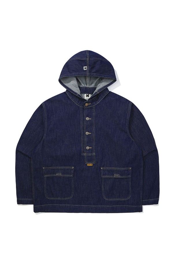 코다커리 데님 후드 아노락 NAVY는 남녀 모두 착용 가능한 캐주얼 아노락입니다. 네이비 색상에 무지 디자인으로, 데일리웨어로 활용하기 좋습니다. 봄, 가을 시즌에 적합하며, 오버핏과 레귤러 기장으로 편안한 착용감을 선사합니다. 후드부터 몸판까지 연결된 단추 형식과 밑단 스토퍼 디테일, 엘로우 포인트 스티치 디테일로 포인트를 더했습니다. 동네 마실룩, 산책룩, 캐주얼, 미니멀, 시티보이 스타일을 즐기는 분들께 추천합니다.
