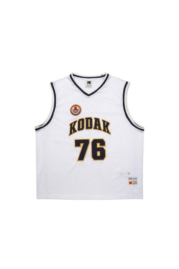 바스켓볼 메쉬 탑 WHITE는 시원한 여름을 위한 필수 아이템입니다. 통기성이 뛰어난 메쉬 소재로 제작되어 활동적인 움직임에도 쾌적함을 유지하며, 세미 오버핏으로 편안한 착용감을 선사합니다. 브이넥 디자인과 로고 패턴이 스포티한 무드를 더하고, 농구 유니폼 스타일로 개성 있는 스타일을 연출할 수 있습니다. 피트니스룩, 휴가룩, 여름 바캉스룩 등 다양한 TPO에 활용 가능하며, 스포티 또는 캐주얼 스타일을 즐기는 분들께 추천합니다. 네이비 색상도 준비되어 있습니다.
