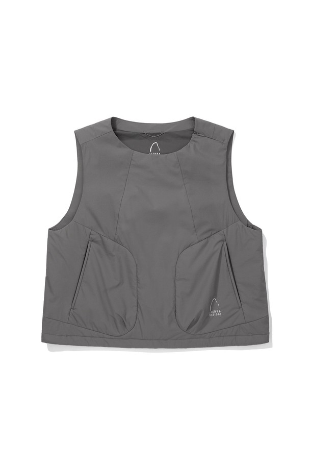 W) 로사(ROSA) 코어 컴포트 인슐레이션 베스트 CHARCOAL는 일상과 아웃도어 활동에 적합한 스포티 스타일의 베스트입니다. 부드러운 촉감의 나일론, 스판덱스, 폴리에스터 혼방 소재로 제작되었으며, 40g 두께의 보온성과 발수, 방풍 기능을 제공합니다. 가볍고 유연한 핏으로 활동성을 높였으며, 코어 컴포트 시스템, 바디 맵핑 설계, 어깨와 등판 홀겹 나일론 마감 등 섬세한 디테일이 돋보입니다. 여행, 산책, 등산 시 캐주얼하거나 고프코어 스타일로 연출하기 좋습니다. 차콜 컬러의 곡선형 패턴 디자인이 특징입니다.
