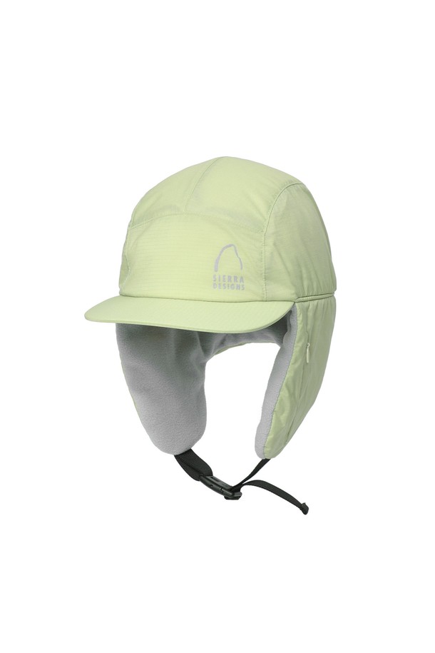 마리(MARIE) 경량 인슐레이션 트루퍼 햇 SAGE GREEN은 방풍, 발수 기능을 갖춘 겨울용 모자입니다. 부드러운 촉감의 나일론, 폴리에스테르 혼방 소재에 프리마로프트 골드 충전재를 사용하여 보온성을 높였으며, 내부 체온 보존에 효과적입니다. 챙 넓이 5.5cm, 모자 깊이 16.5cm로, 히든 포켓과 플리스 마스크 디자인이 특징입니다. 2-WAY 트랜스폼 변형이 가능하며, 경량에 신축성까지 갖춰 겨울철 아웃도어, 겨울 스포츠 활동 시 편안하게 착용할 수 있습니다. 차분한 SAGE GREEN 컬러의 무지 디자인으로 캐주얼, 고프코어, 미니멀 스타일 모두 소화 가능합니다.
