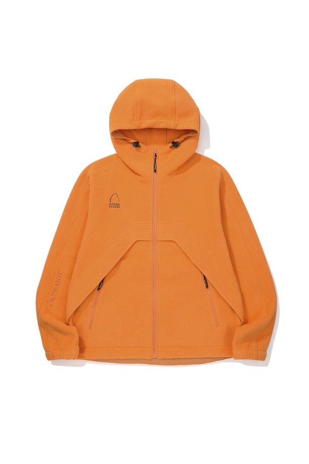 오베리(AUBERRY) 폴라텍 마이크로 플리스 재킷 ORANGE는 겨울철 아웃도어 활동에 적합한 플리스 재킷입니다. 릴랙스 핏으로 편안한 착용감을 제공하며, 후드 디자인과 긴 소매로 보온성을 높였습니다. 오렌지 컬러의 무지 디자인은 스포티하면서도 캐주얼한 스타일을 연출합니다. 폴리에스터, 스판덱스, 플리스 혼방 소재로 제작되어 부드러운 촉감과 뛰어난 보온성, 통기성을 자랑합니다. 흡습, 속건 기능으로 쾌적함을 유지하며, 등산, 캠핑 등 다양한 겨울철 데일리룩에 활용하기 좋습니다.
