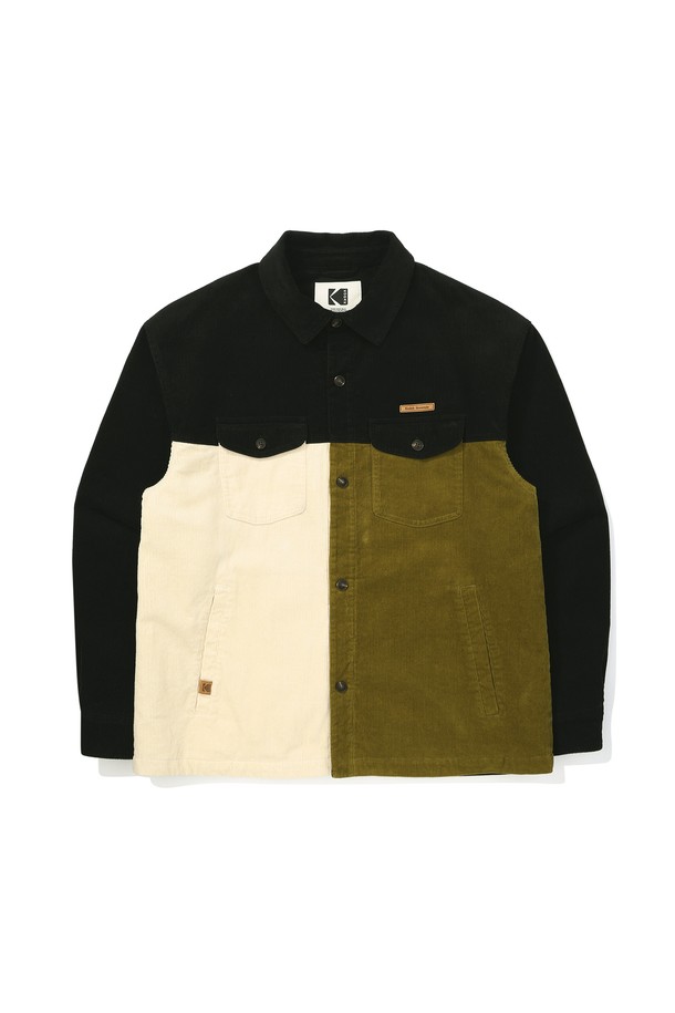 브라우니 컬러블럭 패딩 셔켓 CHARCOAL은 가을과 겨울, 캐주얼 스타일을 위한 레귤러 오버핏의 얇은 패딩 재킷입니다. 차콜과 브라운 컬러 배색의 컬러블럭 패턴이 특징이며, 일상, 동네 마실, 여행 등 다양한 TPO에 활용하기 좋습니다. 면 100% 안감과 폴리에스터 100% 충전재로 제작되어 따뜻함을 선사하며, 신축성이 없어 편안한 착용감을 제공합니다. 긴 소매 기장으로 간절기부터 한겨울까지 이너 또는 단독으로 활용 가능합니다. 미니멀하고 클래식한 스타일을 선호하는 분들께 추천합니다.
