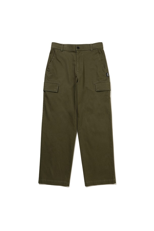 따뜻한 웜코튼 소재의 세미 오버핏 스트레이트 이지 팬츠입니다. 카키 색상으로, 가을과 겨울에 포근하게 착용하기 좋습니다. 베이직하고 캐주얼한 스타일로, 편안한 착용감을 선사합니다. 밴딩 허리와 넉넉한 핏으로 활동성을 높였으며, 카고 포켓 디테일로 실용성을 더했습니다. 집, 산책, 여행 등 다양한 TPO에 활용 가능합니다.
