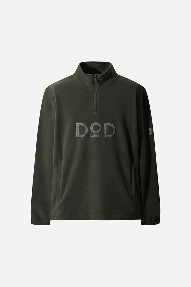 유니) 히트레스트 플리스 베이직 아노락(D.CHARCOAL GREY)은 다크차콜그레이 색상의 플리스 소재 아노락입니다. 남녀 공용으로 착용 가능하며, 일상과 스포츠 활동 모두에 적합합니다. 가을, 겨울 시즌에 어울리는 두꺼운 두께감과 부드러운 촉감, 긴 소매 기장이 특징입니다. 보온성을 높여주는 기능성 의류로, 스포티하고 미니멀한 스타일을 연출하기 좋습니다. 등산룩, 캠핑룩으로 활용하기에 적합합니다.
