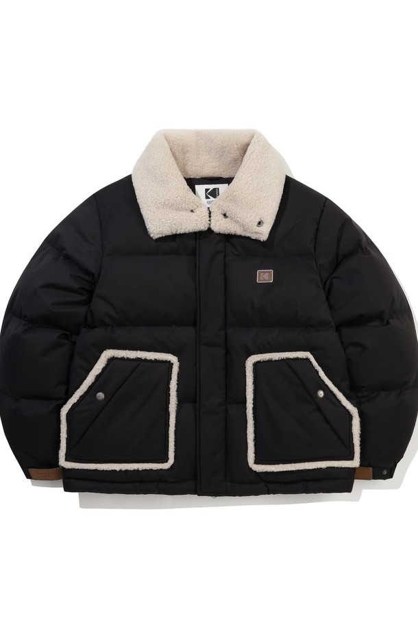 "브라우니 클래식 다운 재킷 BLACK"은 겨울철, 출근룩과 여행룩에 모두 잘 어울리는 클래식 스타일의 다운 재킷입니다. 유러피언 물라드 덕다운(필파워 700 이상)을 사용하여 뛰어난 보온성을 제공하며, 투습 발수 기능으로 쾌적함을 유지합니다. 가죽 와펜 포인트로 고급스러움을 더하고, 가벼운 중량감(211g)으로 편안한 착용감을 선사합니다. 세미 오버핏으로 제작되어 미니멀하고 캐주얼한 스타일 연출에도 용이합니다. 블랙, 브라운, 아이보리 세 가지 색상으로 만나보세요.
