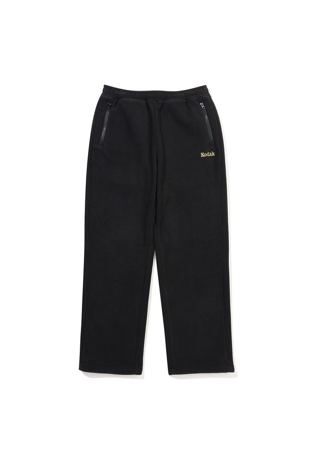 마이크로플리스 스트링 조거 팬츠 BLACK입니다. 부드러운 촉감의 플리스 소재로 제작되어 가을, 겨울철 따뜻하게 착용하기 좋습니다. 릴랙스 핏에 조거 디자인으로 편안한 활동성을 제공하며, 일상 및 집콕룩, 산책룩 등 다양한 TPO에 활용 가능합니다. 허리 밴딩과 스트링 디테일로 편안함과 스타일을 동시에 잡았습니다. 캐주얼, 스포티, 미니멀 스타일을 즐겨 입는 분들께 추천합니다.
