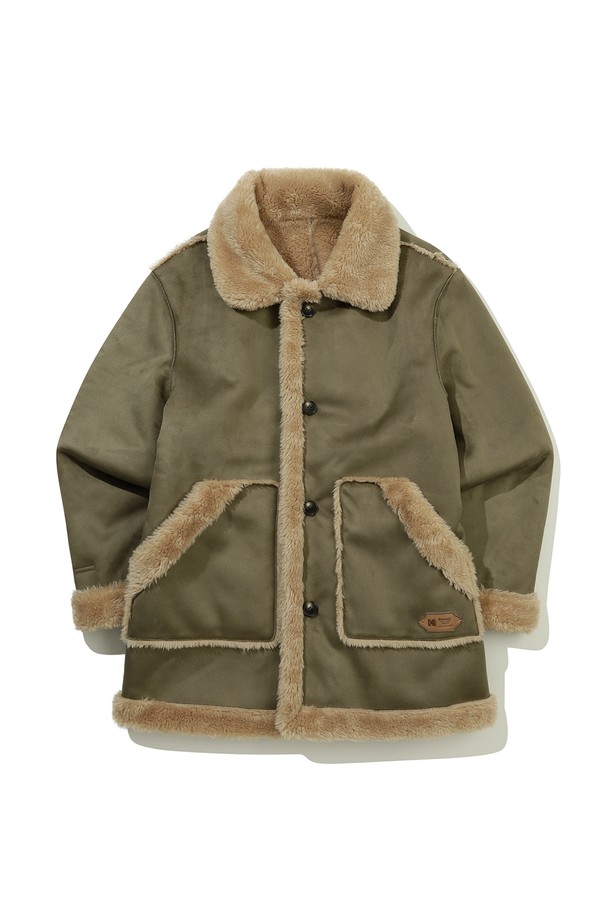 브라우니 스웨이드 롱 재킷 KHAKI는 부드러운 스웨이드 소재와 두꺼운 두께감으로 따뜻함을 더하는 여성용 자켓입니다. 롱 기장에 무스탕 스타일의 디자인으로, 캐주얼하면서도 클래식한 무드를 연출합니다. 카키 컬러와 롱 소매, 버튼 여밈 디테일이 특징이며, 퍼 트리밍으로 포인트를 주어 고급스러운 느낌을 줍니다. 일상복은 물론, 모임룩이나 연말 모임룩으로도 활용하기 좋은 아이템입니다. 레귤러핏으로 제작되어 편안한 착용감을 선사합니다.
