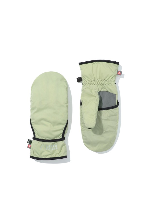 마리(MARIE) 경량 인슐레이션 후드 글러브는 세이지 그린 컬러의 방한 장갑입니다. 등산 및 하이킹과 같은 겨울철 야외 활동에 적합하며, 경량의 나일론 소재를 사용하여 보온성을 높였습니다. 후드 디자인으로 더욱 따뜻하게 착용할 수 있으며, 손목 조임끈이 있어 활동성을 더합니다. 고프코어, 캐주얼, 미니멀 스타일의 등산룩과 캠핑룩에 잘 어울립니다.
