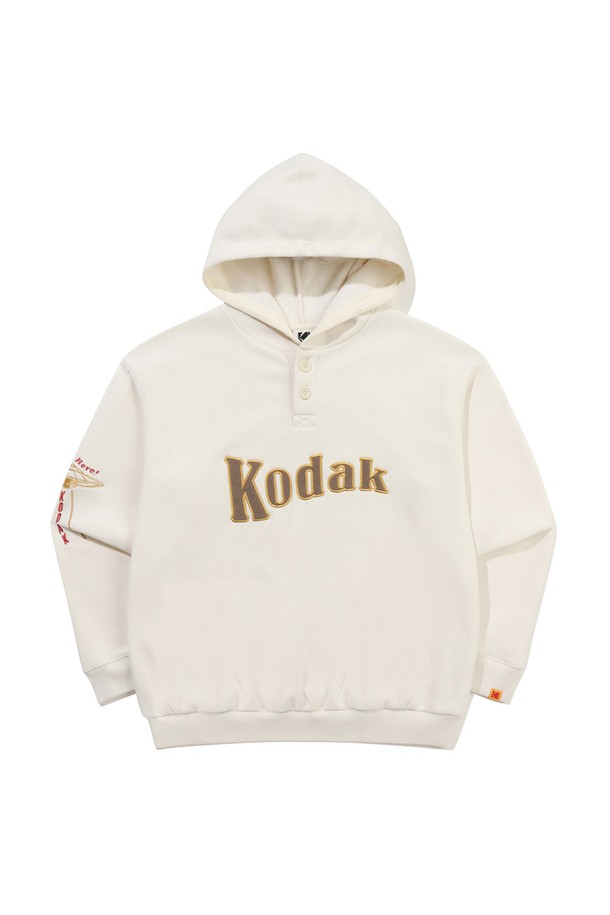 씨네라운지 코지 후드 IVORY는 부드러운 면 소재로 제작되어 편안한 착용감을 선사하는 후드 티셔츠입니다. 캐주얼하고 베이직한 스타일로, 봄, 가을, 겨울 세 계절 모두 활용 가능하며, 넉넉한 루즈핏으로 편안함을 더했습니다. 아이보리 컬러의 깔끔한 디자인에 로고 패턴이 더해져 미니멀한 무드를 연출합니다. 긴 소매 기장과 두꺼운 두께감으로 포근함을 느낄 수 있는 데일리 아이템입니다. 일상에서 코지 스타일을 완성해 보세요.
