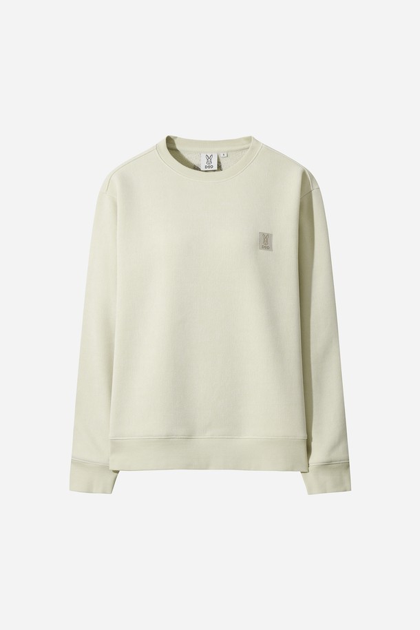 유니) 스테이웜 에센셜 맨투맨(IVORY DARK)은 가을, 겨울 시즌에 따뜻하게 착용할 수 있는 유니섹스 맨투맨입니다. 아이보리 컬러의 무지 디자인으로, 베이직하고 스포티한 스타일을 연출하기 좋습니다. 두꺼운 두께감과 부드러운 촉감의 면 소재에 기모 안감으로 보온성을 높였습니다. 레귤러핏 라운드넥 디자인으로, 출근룩이나 캠핑룩 등 다양한 TPO에 캐주얼, 미니멀, 스포티하게 활용할 수 있습니다. 스테이웜 기능으로 추운 날씨에도 따뜻함을 유지해줍니다.
