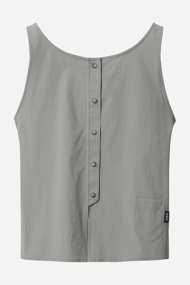 코나 슬릿 슬리브리스 티셔츠 여자(L.MINT)는 여성 스포츠 및 일상용 슬리브리스 티셔츠입니다. 라이트 민트 컬러의 무지 디자인으로, 여름철 스포티한 스타일을 연출하기에 좋습니다. 등판 슬릿 디테일이 특징이며, 통기성과 신축성이 뛰어난 나일론, 면, 폴리우레탄 혼방 소재로 제작되어 부드러운 촉감을 선사합니다. 라운드넥의 레귤러 기장으로, 피트니스룩에 적합한 미니멀한 디자인입니다.
