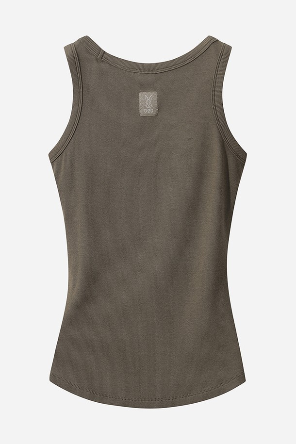 D.BROWNN(디.브라운) 골지 슬리브리스 티셔츠 여자 상품입니다. 다크브라운 컬러의 여성용 상의로, 여름 시즌에 적합한 크롭 기장의 민소매 디자인입니다. 스포티하고 베이직한 스타일로, 피트니스 및 일상 용도로 활용하기 좋습니다. 얇은 두께의 골지 패턴이 특징이며, 레귤러핏으로 편안하게 착용할 수 있습니다. 라운드넥 디자인으로 제작되어 어떤 스타일에도 매치하기 용이합니다.
