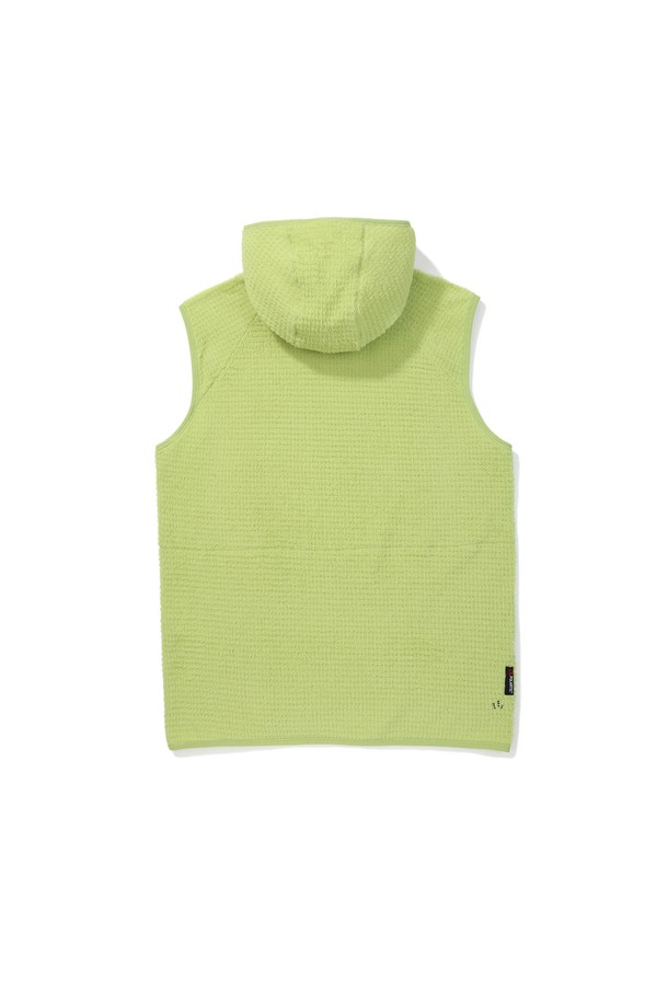 모스(MOSS) 폴라텍 알파 다이렉트 120 베스트 YELLOW GREEN은 일상, 아웃도어 활동은 물론 레이어링까지 가능한 활용도 높은 베스트입니다. 봄, 가을 간절기에 적합하며, 스포티, 캐주얼 스타일을 연출할 수 있습니다. 옐로우 그린 컬러의 무지 디자인으로 어떤 옷에도 잘 어울립니다. 120g/sqm 두께의 폴리에스테르 소재로 제작되어 부드러운 촉감을 선사하며, 흡습, 속건, 통기, 보온, 체온 조절 기능을 갖춰 쾌적한 착용감을 제공합니다. 산책, 캠핑, 등산 등 다양한 TPO에 스포티, 캐주얼, 고프코어 스타일로 연출해보세요.
