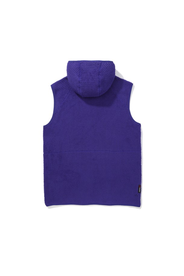 모스(MOSS) 폴라텍 알파 다이렉트 120 베스트 BLUE는 남성용 베스트로, 봄, 여름, 가을 계절에 아웃도어 및 일상에서 활용하기 좋습니다. 스포티한 스타일의 무지 디자인에 레귤러핏으로 제작되었으며, 집업 방식으로 간편하게 착용할 수 있습니다. 폴리에스테르 소재로 제작되어 얇고 부드러운 촉감을 자랑하며, 흡습, 속건, 경량, 통기 기능으로 쾌적함을 유지합니다. 여행, 등산, 피트니스룩에 적합하며, 메쉬코어 적응형 소재, 열 방출 시스템, 높은 통기성, 내구성 있는 구조를 갖추었습니다.
