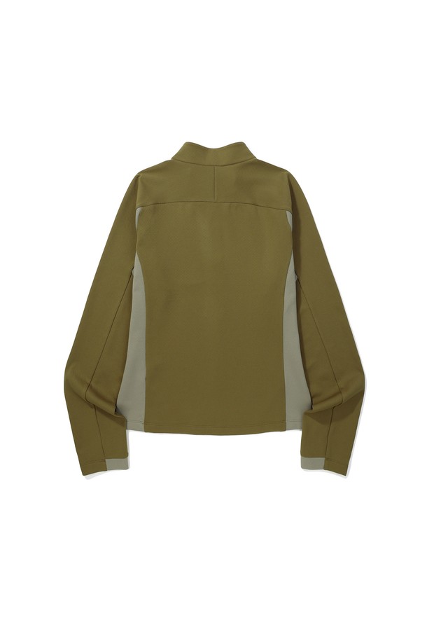 W(로사) 델타픽 하프 집업 롱 슬리브 카키는 트레킹, 하이킹, 스포츠 활동에 적합한 공용 집업 티셔츠입니다. 봄, 가을 시즌에 활용하기 좋은 얇은 두께의 슬림핏 긴소매 상의로, 부드러운 촉감과 흡습, 신축성, 경량 기능으로 편안한 착용감을 제공합니다. 하프넥 디자인과 무지 패턴으로 깔끔한 스타일을 연출하며, 곡선형 가슴 포켓과 대비색 디테일, 온도조절 밑단으로 포인트를 더했습니다. 등산룩, 피트니스룩, 캠핑룩 등 스포티하고 고프코어, 캐주얼 스타일을 즐기는 분들께 추천합니다.
