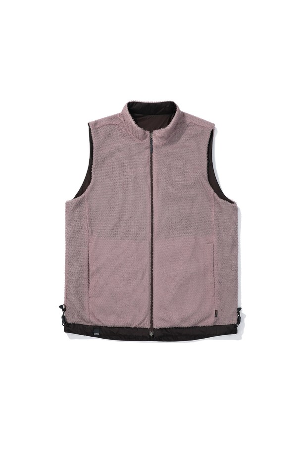 모스(MOSS) 폴라텍 알파 다이렉트 90 리버시블 베스트 BURGUNDY는 가을, 겨울철 스포츠 및 아웃도어 활동에 적합한 남녀 공용 베스트입니다. 부드러운 촉감의 폴리에스터 소재로 제작되었으며, 뛰어난 보온성을 제공합니다. 버건디 색상의 무지 디자인으로, 등산룩, 캠핑룩, 겨울 데일리룩 등 다양한 TPO에 활용 가능합니다. 스포티, 고프코어, 캐주얼 스타일을 연출하기 좋으며, 리버시블 기능으로 실용성을 더했습니다. 두꺼운 두께감의 레귤러핏 집업 스타일 민소매 베스트입니다.
