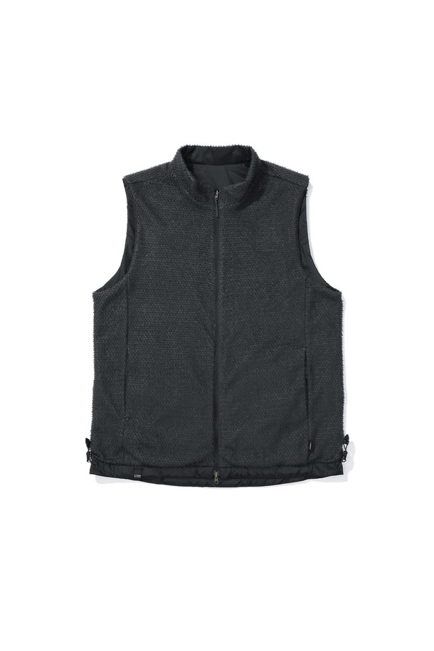 모스(MOSS) 폴라텍 알파 다이렉트 90 리버시블 베스트 CHARCOAL은 아웃도어 활동과 일상에서 모두 활용 가능한 남녀 공용 베스트입니다. 가을과 겨울에 적합한 두꺼운 두께감으로, 보온성과 경량성을 동시에 제공합니다. 차콜 컬러의 무지 디자인은 스포티, 캐주얼, 미니멀 스타일을 모두 소화하며, 등산룩, 가을 나들이룩, 겨울 데일리룩 등 다양한 TPO에 활용할 수 있습니다. 부드러운 촉감의 폴리에스테르 소재와 집업 여밈 방식, 레귤러 핏으로 편안한 착용감을 선사합니다. 리버시블 디자인으로 한 벌로 다양한 분위기를 연출할 수 있는 실용적인 아이템입니다.
