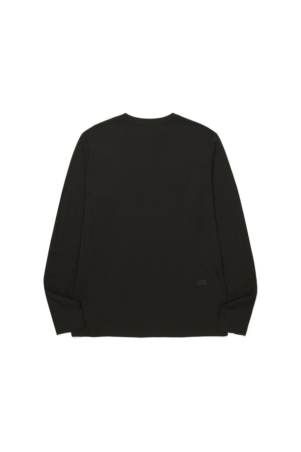 시에라 울(SIERRA WOOL) 롱 슬리브 BLACK는 하이킹, 일상 등 다양한 활동에 적합한 상의입니다. 가을, 겨울 계절에 착용하기 좋으며, 메리노 울 53%를 사용하여 부드러운 촉감을 자랑합니다. 뛰어난 보온성과 흡습, 속건 기능으로 쾌적함을 유지하며, 젖어도 체온을 유지하는 기능이 있습니다. 스포티하고 캐주얼한 스타일로, 등산룩, 겨울 데일리룩, 여행룩 등 다양한 TPO에 활용할 수 있습니다. 무지 디자인의 블랙 컬러로 미니멀한 스타일을 연출하기 좋습니다.
