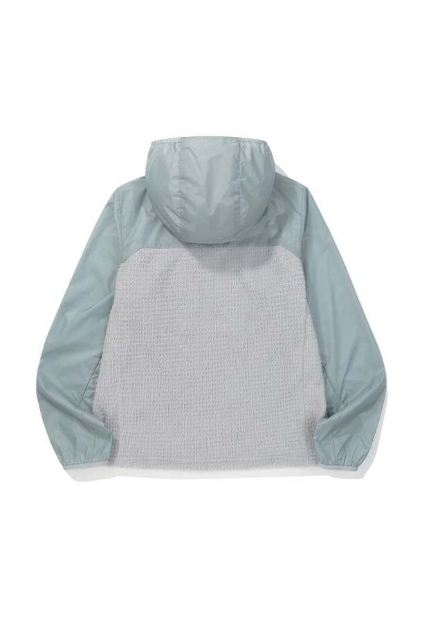 W) 모스(MOSS) 폴라텍 알파 하이브리드 코어 쉴드 재킷 (LIGHT GREY)는 아웃도어 활동과 일상생활 모두에 적합한 공용 자켓입니다. 봄, 가을, 겨울 계절에 착용하기 좋으며, 스포티하고 아웃도어 스타일을 연출합니다. 라이트 그레이 색상의 무지 디자인으로, 레귤러 핏에 집업 여밈 방식을 갖춘 하이브리드 코트 타입의 재킷입니다. 경량, 발수, 방풍, 보온, 통기성을 갖춘 Core Shield 하이브리드 시스템과 플라텍 알파다이렉트 소재를 사용하여 부드러운 촉감을 제공합니다. 등산룩, 여행룩, 캠핑룩, 스포티, 고프코어, 미니멀 스타일을 즐기는 분들께 추천합니다.
