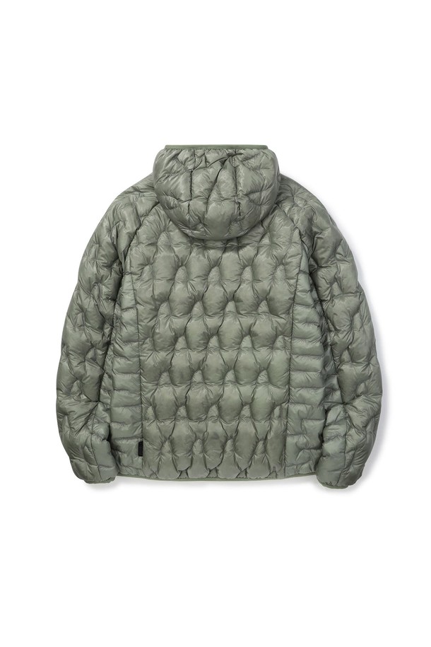 하프돔(HALFDOME) 경량 구스다운 후드 재킷 KHAKI는 가볍고 따뜻한 겨울철 필수 아우터입니다. 캐주얼 및 스포티 스타일을 모두 소화할 수 있으며, 일상과 캠핑룩에 활용하기 좋습니다. 부드러운 촉감의 구스다운 충전재와 두꺼운 두께로 뛰어난 보온성을 제공합니다. 무지 디자인과 레귤러핏으로 어떤 옷에도 쉽게 매치할 수 있으며, 집업 여밈 방식과 퀄팅 디테일이 특징입니다. 경량 후드 자켓으로 편안하게 착용할 수 있습니다.
