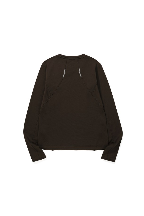 W) 맨던홀(MENDENHALL) 폴라텍 파워그리드 슬림핏 롱 슬리브 D.BROWN은 하이킹이나 일상에서 활용하기 좋은 기능성 긴팔 티셔츠입니다. 다크브라운 컬러의 무지 디자인으로, 봄, 가을, 겨울 3계절 모두 착용 가능하며 베이직하고 스포티한 스타일을 연출합니다. 폴리에스테르와 스판덱스 혼방의 폴라텍 파워그리드 소재를 사용하여 흡습, 속건, 경량, 신축성 기능이 뛰어나 활동성을 높였습니다. 슬림핏에 긴소매, 터틀넥 디자인으로 레이어링하여 다양한 스타일을 연출할 수 있습니다. 등산룩이나 겨울 데일리룩에 활용하기 좋은 아이템입니다.
