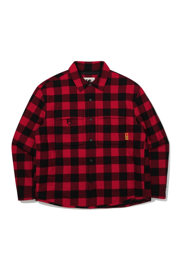 은은한 체크 패턴이 돋보이는 "체크 패딩 셔켓 빨강" 입니다. 부드러운 촉감의 면, 폴리에스터 혼방 소재로 제작되어 편안한 착용감을 선사하며, 2온스 두께의 패딩 충전재로 겨울철에도 따뜻하게 입을 수 있습니다. 넉넉한 오버핏에 스냅 버튼 여밈 방식으로 간편하게 탈착용이 가능하며, 사이드 포켓과 포켓 삼각 디테일로 실용성을 더했습니다. 캐주얼, 미니멀, 클래식 스타일을 즐겨 입는 분들께 "겨울 데일리룩", "산책룩", "동네 마실룩"으로 추천합니다.