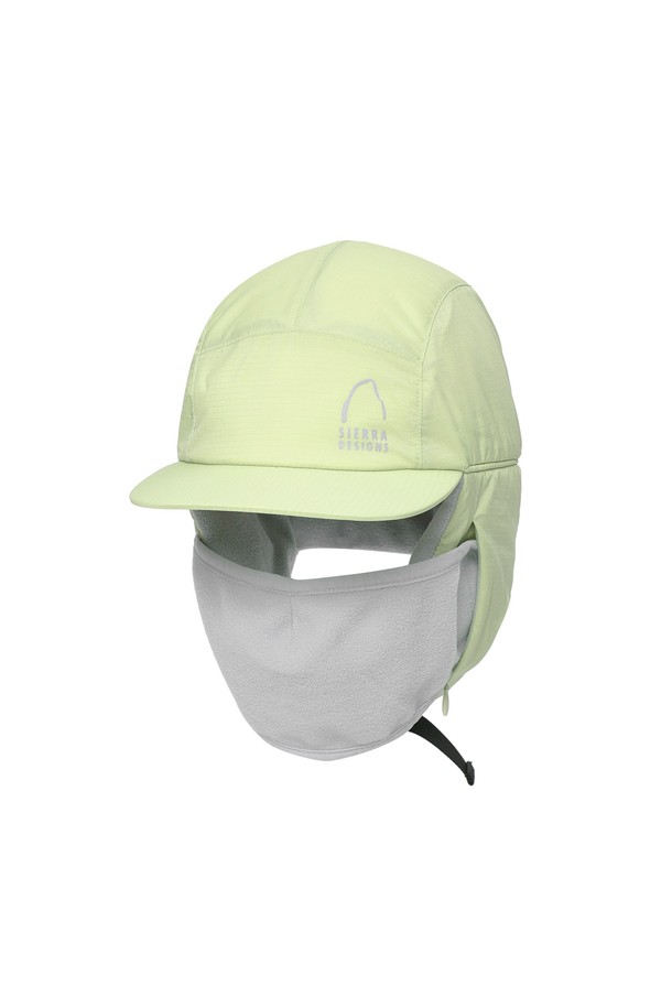 마리(MARIE) 경량 인슐레이션 트루퍼 햇 SAGE GREEN은 방풍, 발수 기능을 갖춘 겨울용 모자입니다. 부드러운 촉감의 나일론, 폴리에스테르 혼방 소재에 프리마로프트 골드 충전재를 사용하여 보온성을 높였으며, 내부 체온 보존에 효과적입니다. 챙 넓이 5.5cm, 모자 깊이 16.5cm로, 히든 포켓과 플리스 마스크 디자인이 특징입니다. 2-WAY 트랜스폼 변형이 가능하며, 경량에 신축성까지 갖춰 겨울철 아웃도어, 겨울 스포츠 활동 시 편안하게 착용할 수 있습니다. 차분한 SAGE GREEN 컬러의 무지 디자인으로 캐주얼, 고프코어, 미니멀 스타일 모두 소화 가능합니다.
