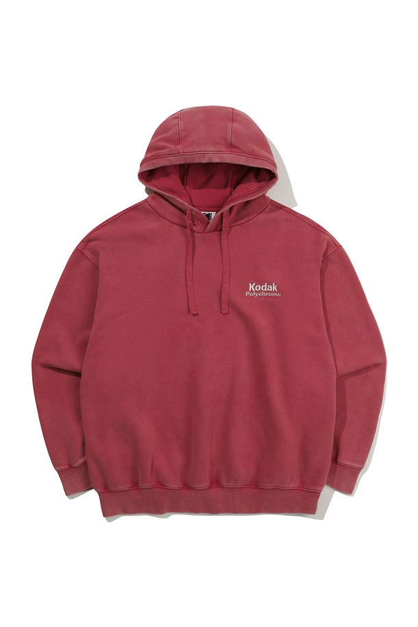 레인보우 스노우워싱 기모 후디 PINK는 부드러운 촉감과 두꺼운 두께감으로 가을, 겨울 시즌 따뜻하게 착용하기 좋은 상의입니다. 핑크, 아이보리, 네이비 3가지 컬러로 출시되었으며, 캐주얼한 스타일을 연출하기 좋습니다. 스노우워싱 가공으로 빈티지한 워싱 효과를 더했으며, 등판 레인보우 그래픽으로 포인트를 주었습니다. 오버핏으로 편안한 착용감을 선사하며, 기모 안감으로 보온성을 높였습니다. 집콕룩, 동네 마실룩, 겨울 데일리룩 등 다양한 TPO에 활용 가능하며, 조거 팬츠와 함께 세트 코디도 추천합니다.
