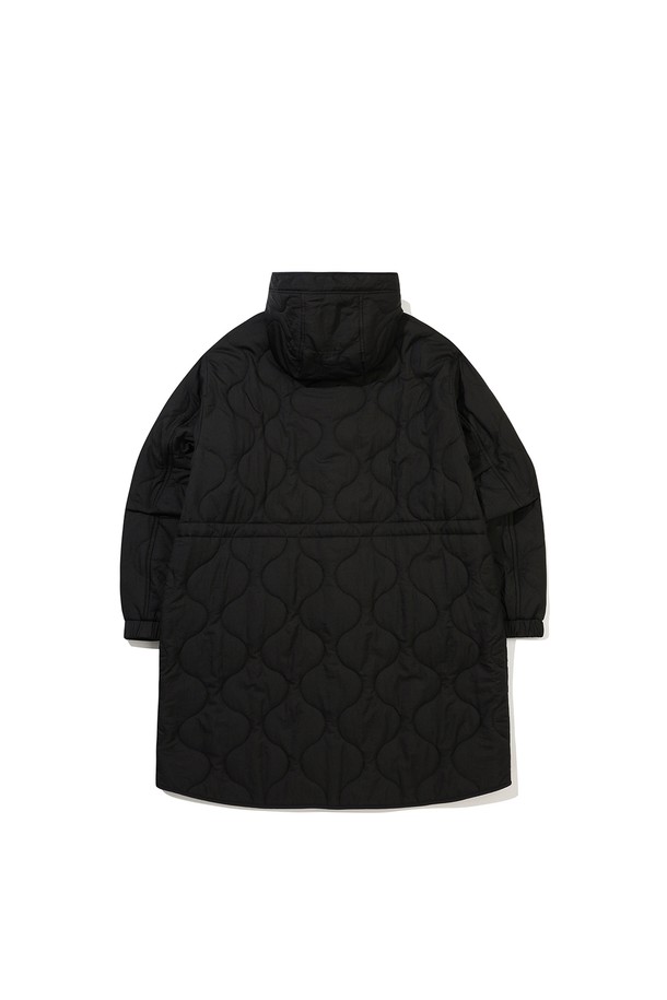 씨네프레임 경량 퀼팅 롱 후드 재킷 BLACK는 간절기에 활용하기 좋은 아우터입니다. 봄, 가을에 적합하며, 샌드위치 퀼팅 공법과 어니언 퀼팅으로 포인트를 더했습니다. 나일론과 폴리에스터 혼방 소재로 제작되어 가볍고 편안한 착용감을 선사하며, 오버핏 디자인과 롱 기장으로 트렌디한 스타일을 연출합니다. 후드 디자인에 허리 스트링 조절이 가능하여, 가을 나들이룩, 여행룩, 산책룩 등 다양한 TPO에 캐주얼, 미니멀, 클래식 스타일로 매치하기 좋습니다. 블랙, 베이지, 카키 3가지 컬러로 만나보세요.
