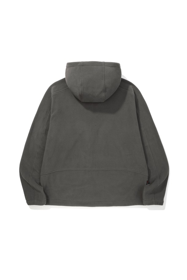 오베리(AUBERRY) 폴라텍 마이크로 플리스 재킷 CHARCOAL은 부드러운 촉감과 뛰어난 보온성을 자랑하는 플리스 재킷입니다. 톤 다운된 차콜 컬러에 무지 패턴으로 어떤 스타일에도 쉽게 매치할 수 있으며, 일상과 아웃도어 활동 모두에 적합합니다. 루즈핏 디자인으로 편안한 착용감을 선사하며, 긴 소매와 두꺼운 두께로 가을, 겨울철 따뜻하게 몸을 감싸줍니다. 폴리에스터, 스판덱스, 플리스 혼방 소재로 제작되어 속건, 흡습, 통기성 기능을 갖췄으며, 후드 포함, 양쪽 사이드 포켓, 보풀 방지 기능, 내구성까지 갖춰 실용성을 더했습니다. 캐주얼, 미니멀, 고프코어 스타일을 즐기는 분들께 가을 나들이룩, 겨울 데일리룩, 캠핑룩으로 추천합니다.
