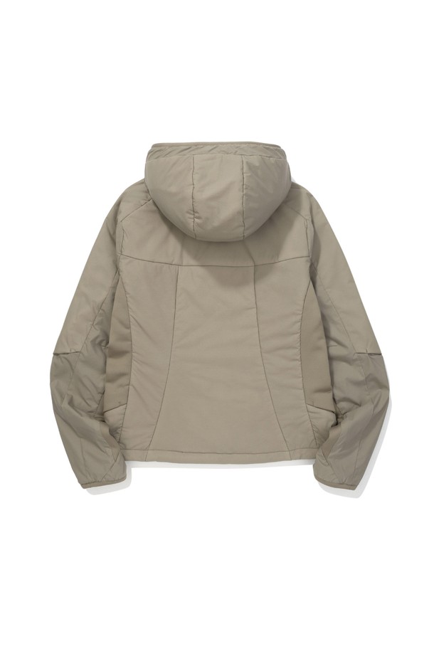 W) 로사(ROSA) 코어 컴포트 인슐레이션 재킷 BROWN은 여성용 인슐레이션 재킷으로, 가을과 겨울에 따뜻하게 착용할 수 있습니다. 브라운 컬러의 무지 디자인에 루즈핏으로 제작되어 편안한 착용감을 제공하며, 일상과 아웃도어 활동 모두에 적합합니다. 숏패딩 스타일의 두꺼운 두께감과 부드러운 촉감의 나일론 소재를 사용하여 보온성과 방풍 기능을 갖췄습니다. 후드와 긴소매 디자인으로 캐주얼, 스포티, 미니멀 스타일을 즐겨 입는 분들께 추천하며, 여행룩과 산책룩에 활용하기 좋습니다. 집업 방식으로 간편하게 착용할 수 있는 크롭 기장의 재킷입니다.
