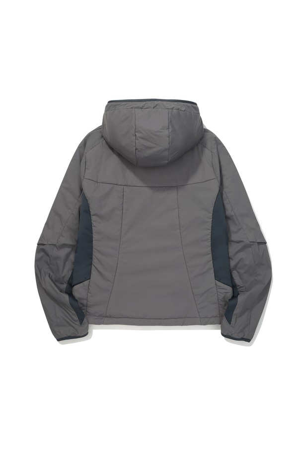 W) 로사(ROSA) 코어 컴포트 인슐레이션 재킷 CHARCOAL은 가을, 겨울철 스포츠 및 일상생활에서 활용하기 좋은 남녀 공용 인슐레이션 재킷입니다. 차콜 컬러의 무지 디자인으로 스포티한 스타일을 연출하며, 레귤러핏과 숏패딩 기장으로 편안한 착용감을 제공합니다. 보온성과 방풍 기능을 갖춘 두꺼운 두께의 재킷으로, 부드러운 촉감의 나일론과 폴리에스테르 혼방 소재를 사용했습니다. 등산룩, 캠핑룩, 러닝룩 등 다양한 TPO에 스포티, 미니멀, 고프코어 스타일로 연출하기 좋습니다. 집업 방식에 후드 디테일이 더해져 활동성을 높였습니다.
