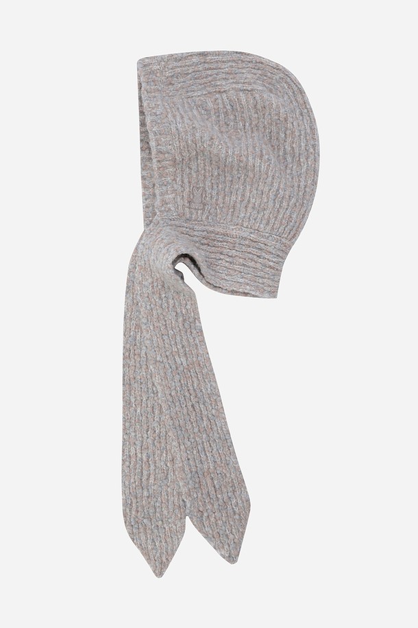 엠보싱 울 바라클라바(TAN)는 겨울철 방한과 일상 사용에 적합한 모자입니다. 부드러운 촉감의 울 소재로 제작되었으며, 엠보싱 패턴과 깊은 모자 깊이로 보온성을 높였습니다. 얼굴 전체를 커버하여 추위로부터 완벽하게 보호해주며, 등산룩, 캠핑룩 등 다양한 TPO에 활용 가능합니다. 클래식, 미니멀, 캐주얼 스타일을 모두 소화하며, 두꺼운 두께감으로 따뜻함을 더했습니다.
