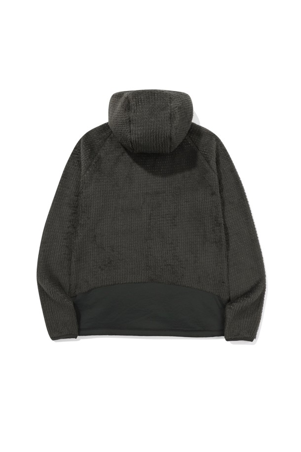 **W) 모스(MOSS) 폴라텍 알파 다이렉트 190 후드집업 CHARCOAL**는 가을, 겨울철 아웃도어 활동과 일상에서 활용하기 좋은 후드 집업입니다. 차콜 색상의 무지 디자인으로, 스포티, 캐주얼, 미니멀 스타일을 모두 소화할 수 있습니다. 뛰어난 보온성과 방풍 기능을 제공하는 두꺼운 두께의 폴리에스터 소재로 제작되었으며, 부드러운 촉감이 특징입니다. 등산룩, 캠핑룩으로 활용하기 좋으며 레귤러핏으로 편안하게 착용 가능합니다. 긴 소매와 후드가 있어 더욱 따뜻하고 스타일리시하게 연출할 수 있습니다.
