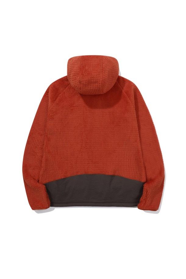 W) 모스(MOSS) 폴라텍 알파 다이렉트 190 후드집업 RED는 아웃도어 및 일상에서 활용하기 좋은 남녀 공용 후드집업입니다. 가을, 겨울 시즌에 적합하며, 뛰어난 보온성과 방풍 기능을 제공합니다. 부드러운 촉감의 폴리에스터 소재를 사용하여 편안한 착용감을 선사하며, 레귤러핏 디자인으로 활동성을 높였습니다. 스포티한 스타일과 무지 패턴으로 어디든 매치하기 용이하며, 등산룩, 캠핑룩 등 다양한 TPO에 활용할 수 있습니다. 짙은 레드 컬러의 두꺼운 두께감으로 따뜻함은 물론, 스타일리시함까지 놓치지 않는 아이템입니다.
