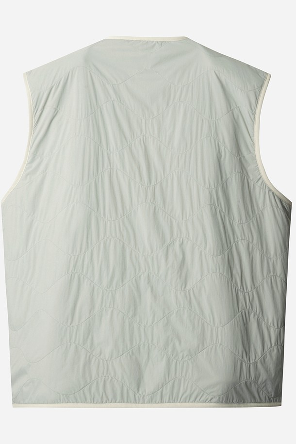 남성용 리버웨이브 리버시블 퀼팅 베스트(L.MINT)입니다. 봄, 가을 간절기에 활용하기 좋은 두께감의 양면 착용 가능한 베이직 스타일 베스트입니다. 라이트 민트 컬러의 퀼팅 디자인은 캐주얼하면서도 미니멀한 무드를 연출합니다. 레귤러핏으로 제작되어 편안한 착용감을 제공하며, 여행룩에 매치하기 좋습니다. 버튼 여밈 방식과 민소매 디자인으로 활동성을 더했습니다.
