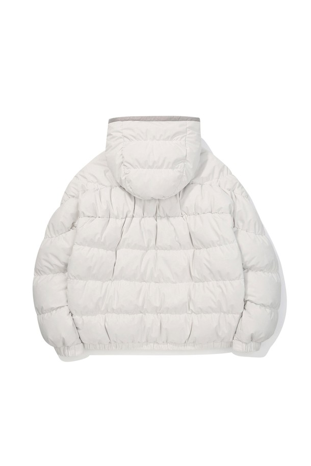 플렉스백(FLEX BAG) 구스다운 후드 재킷 IVORY는 겨울철 일상 및 스포츠 활동에 적합한 남녀 공용 아우터입니다. 보온성이 뛰어난 구스다운 충전재와 두꺼운 두께감으로 추운 날씨에도 따뜻함을 유지해 줍니다. 아이보리 색상의 무지 디자인에 레귤러 핏으로 제작되어 스포티, 캐주얼, 미니멀 스타일을 연출하기 좋습니다. 후드 탈부착이 가능하여 다양한 스타일로 활용할 수 있으며, 캠핑룩과 등산룩에도 잘 어울립니다. 긴 소매와 집업 스타일로 편안하게 착용할 수 있으며 부드러운 촉감이 특징입니다.
