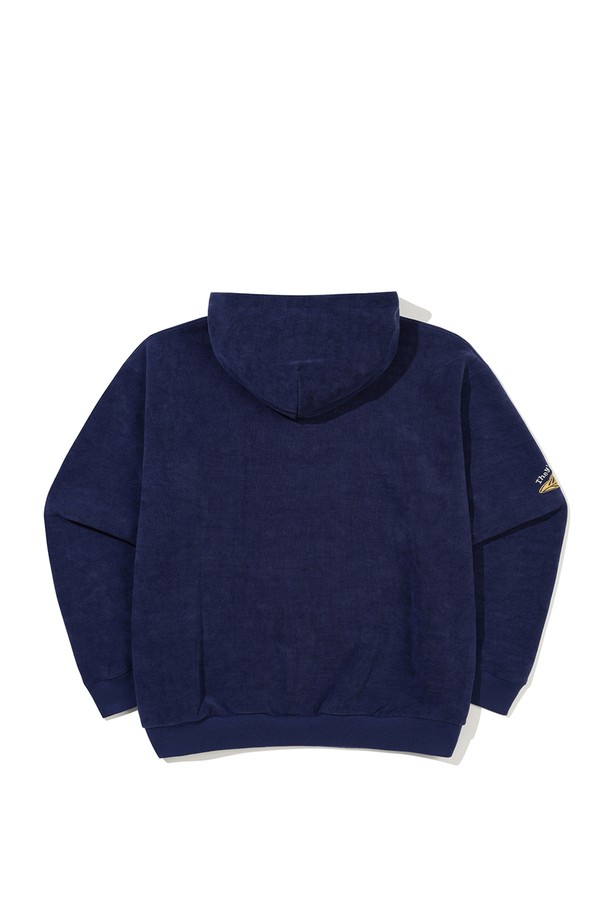 씨네라운지 코지 사카리바 후드 NAVY는 캐주얼과 스트리트 스타일을 모두 만족시키는 공용 후드티셔츠입니다. 네이비 컬러에 오버핏 크롭 기장으로 트렌디한 핏을 연출하며, 가을과 겨울에 따뜻하게 착용하기 좋습니다. 부드러운 면 소재로 제작되어 편안한 착용감을 선사하며, 두꺼운 두께감으로 보온성을 높였습니다. 넉넉한 핏과 함께 Kodak 로고 프린트가 포인트로 더해져 개성 있는 스타일을 완성합니다.
