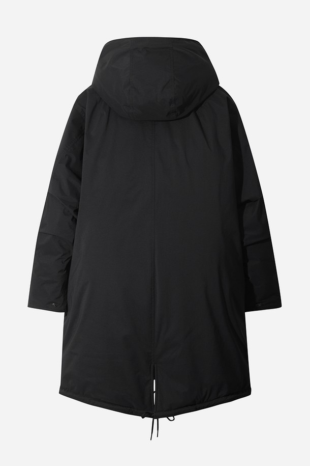 유니) 가마보코 쉘터 구스 다운 재킷 (블랙)은 일상과 캐주얼한 스타일에 잘 어울리는 유니섹스 구스다운 자켓입니다. 두꺼운 두께감으로 보온성을 높였으며, 부드러운 촉감과 긴 소매 기장이 편안한 착용감을 선사합니다. 집업 스타일의 레귤러핏으로, 후드와 포켓 디테일이 있어 실용성을 더했습니다. 겨울철 출근룩과 여행룩에 미니멀하고 베이직한 스타일을 더해줄 아이템입니다. 무지 디자인으로 다양한 룩에 매치하기 용이합니다.
