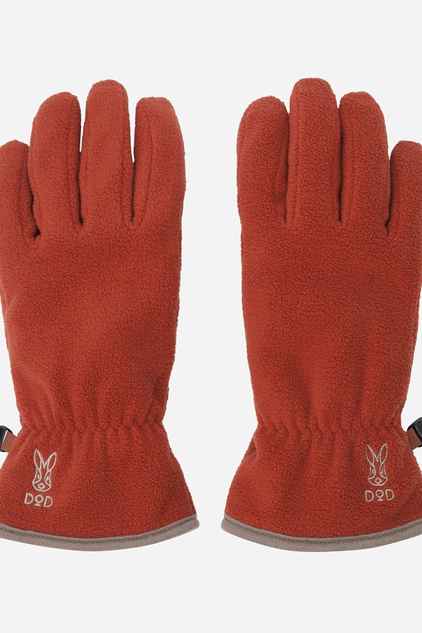 히트레스트 헤비 글러브(D.ORANGE)는 겨울철 추위로부터 손을 보호해 줄 방한 장갑입니다. 폴리에스테르와 폴리우레탄 소재를 사용하여 부드러운 촉감과 뛰어난 보온성을 제공합니다. 두꺼운 두께감으로 제작되어 더욱 따뜻하며, 아웃도어 활동이나 일상생활에서 폭넓게 활용할 수 있습니다. 오렌지 컬러의 무지 디자인으로 등산룩, 캠핑룩, 캐주얼, 고프코어, 미니멀 스타일 등 다양한 스타일에 매치하기 좋습니다. 히트레스트 헤비 글러브로 따뜻하고 스타일리시한 겨울을 보내세요.
