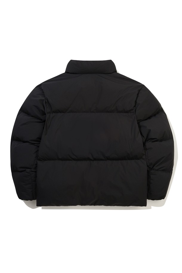 세련된 스타일과 뛰어난 보온성을 갖춘 스텐넥 덕다운 재킷 BLACK입니다. 시그니처 스템넥 디자인으로 차가운 바람을 효과적으로 막아주며, 유러피언 물라드 덕다운과 필파워 700 이상을 사용하여 뛰어난 보온성을 제공합니다. 윈드스토퍼 기능과 오리 솜털 80%, 오리 깃털 20%의 충전재는 겨울철 추위로부터 당신을 보호해 줍니다. 소매 스트랩과 밑단 조임 스트랩으로 핏을 조절하여 더욱 따뜻하고 스타일리시하게 연출할 수 있으며, 데일리룩, 겨울철 캐주얼룩, 미니멀, 클래식 스타일에 잘 어울립니다. 코티드 블랙, 블루, 아이보리, 오렌지 4가지 다채로운 컬러로 만나보세요.
