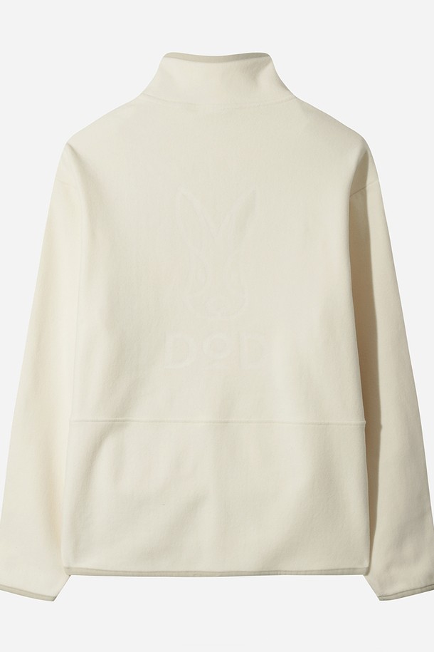 유니) 히트레스트 플리스 집업 아노락(IVORY)은 부드러운 촉감의 플리스 소재로 제작되어 가을과 겨울에 따뜻하게 착용할 수 있는 아노락입니다. 아이보리 컬러의 무지 디자인으로, 캐주얼하고 스포티한 스타일을 연출하며, 레귤러핏과 긴 소매 기장으로 편안함을 더했습니다. 하이넥 디자인과 집업 여밈 방식으로 보온성을 높였으며, 산책룩이나 캠핑룩과 같이 다양한 TPO에 활용하기 좋습니다. 레귤러 기장으로 어떤 하의와도 잘 어울리며 미니멀한 스타일을 즐기는 분들께 추천합니다.
